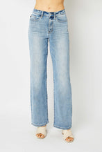 Load image into Gallery viewer, Light Wash Straight Leg Jeans (Judy Blues)
