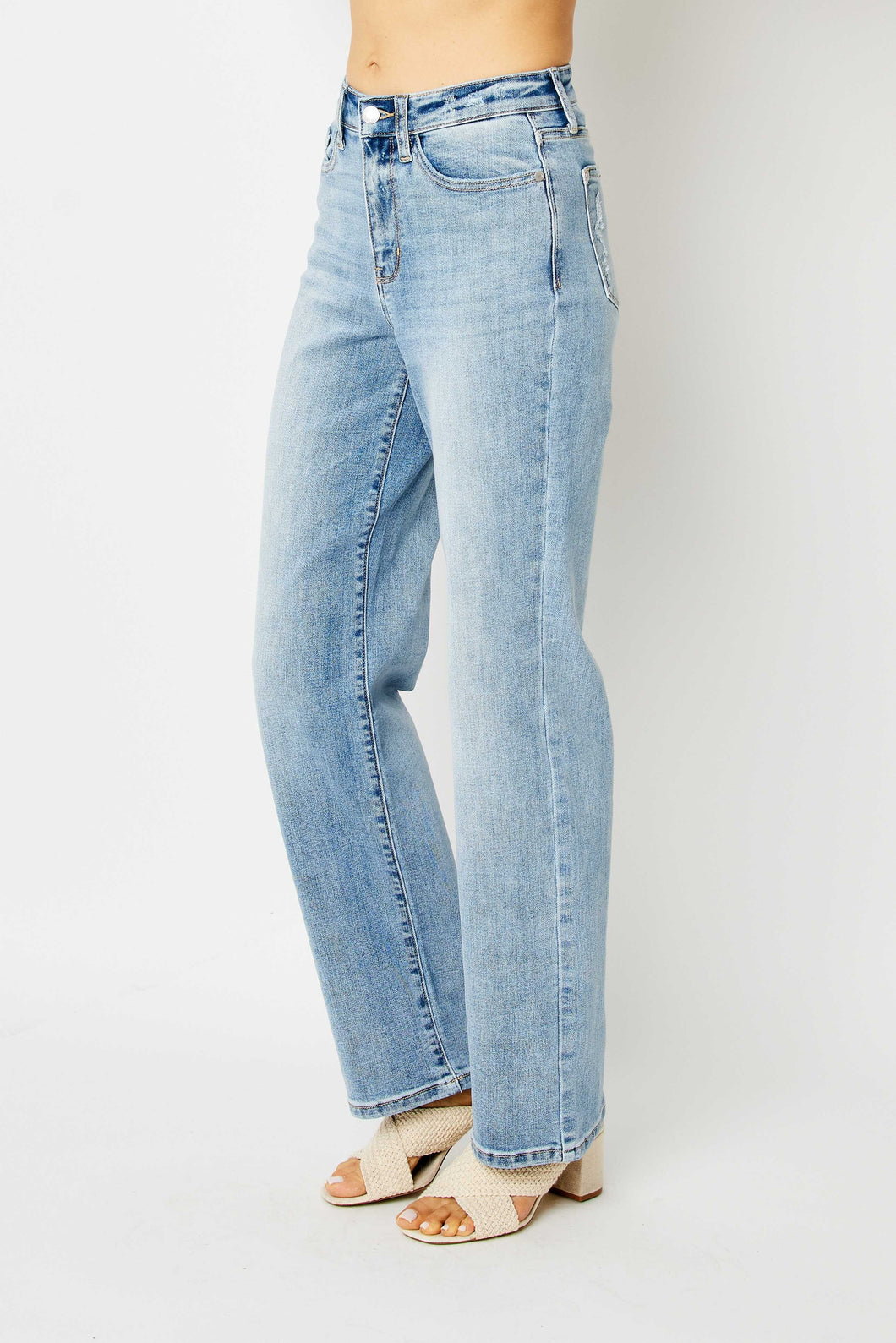 Light Wash Straight Leg Jeans (Judy Blues)